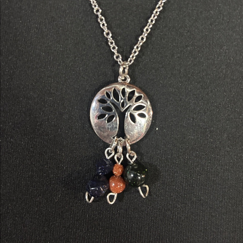 Mother’s Triple Sandstone Pendent Necklace